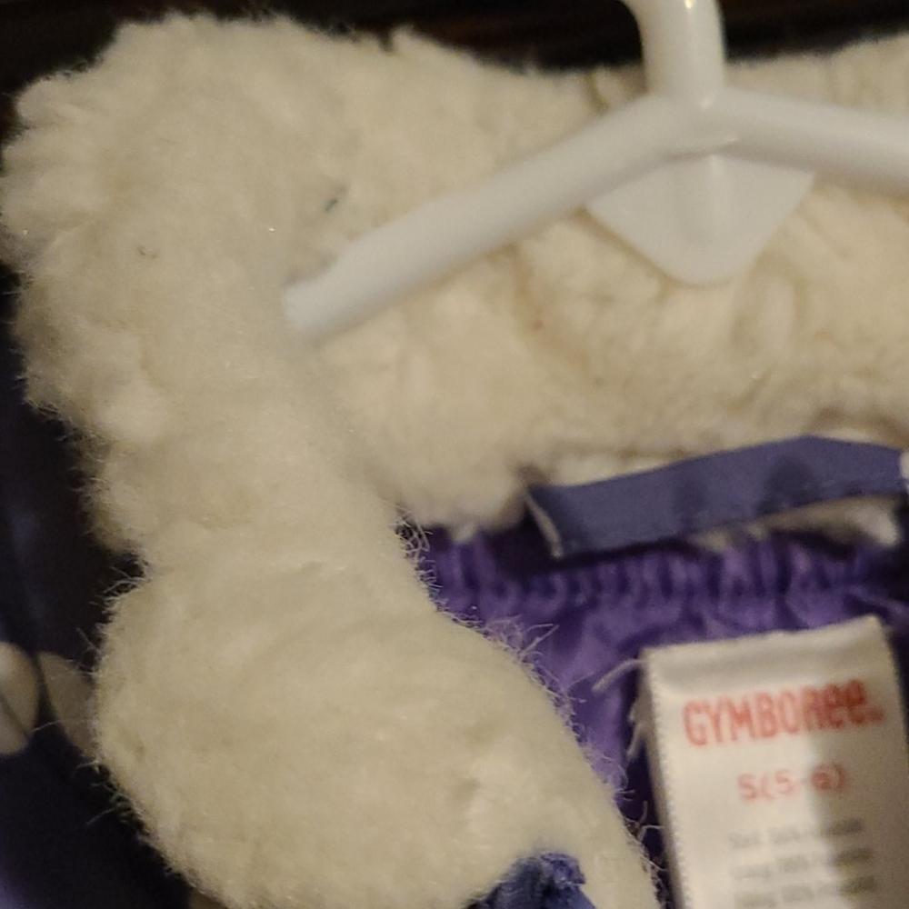 * Gently Used Gymboree Winter Vest Size S (5-6) - Picture 6 of 6